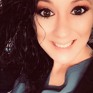 Meet your Posher, Candace